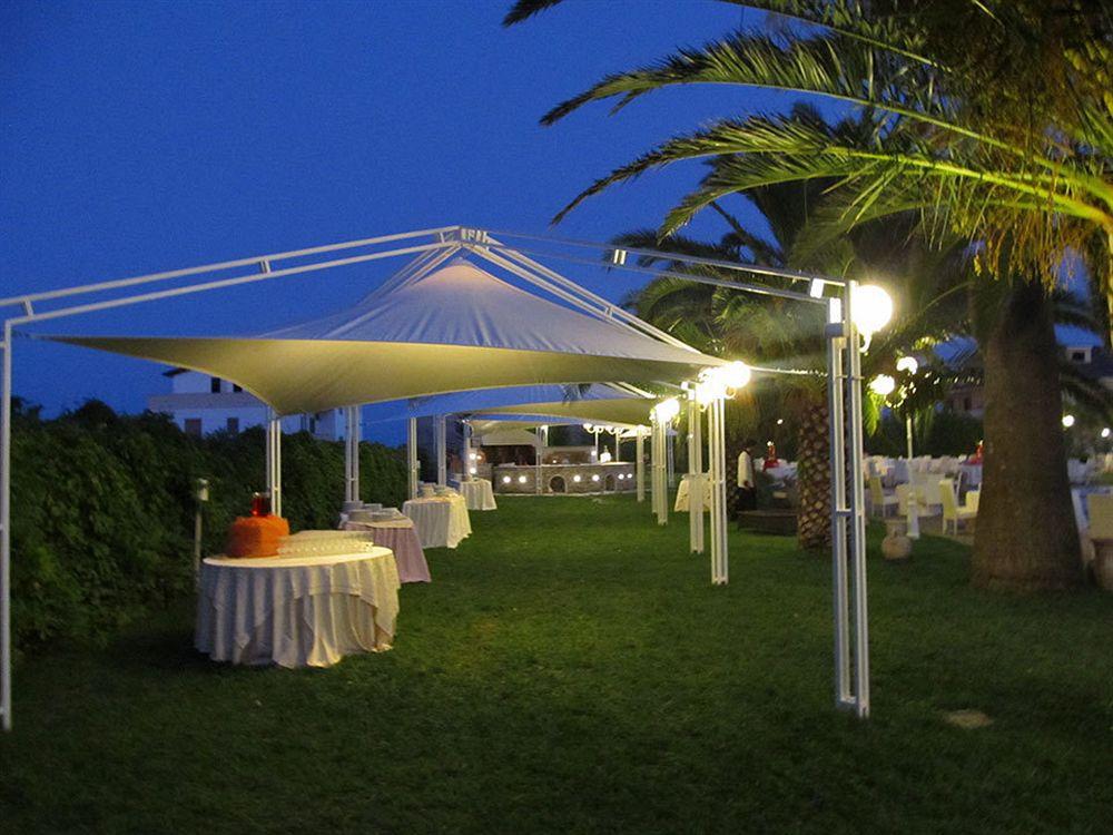 Club Hotel Kennedy Roccella Ionica Exterior foto