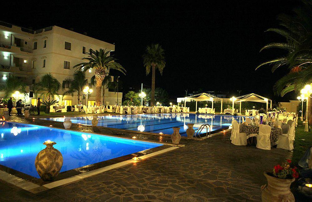Club Hotel Kennedy Roccella Ionica Exterior foto