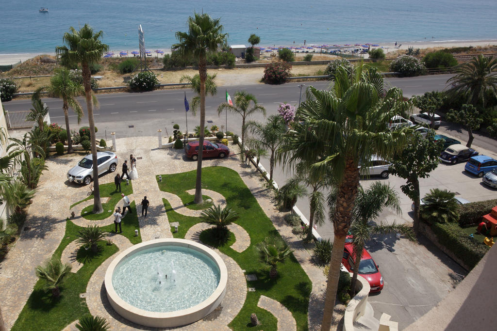 Club Hotel Kennedy Roccella Ionica Exterior foto