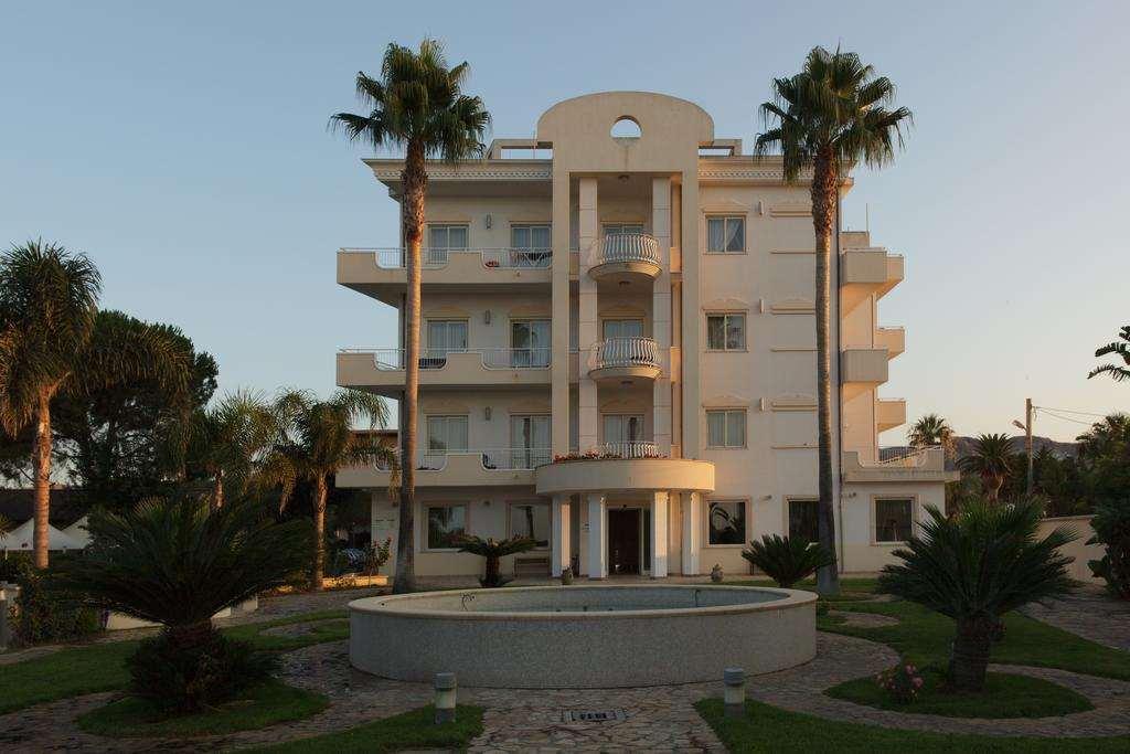 Club Hotel Kennedy Roccella Ionica Exterior foto